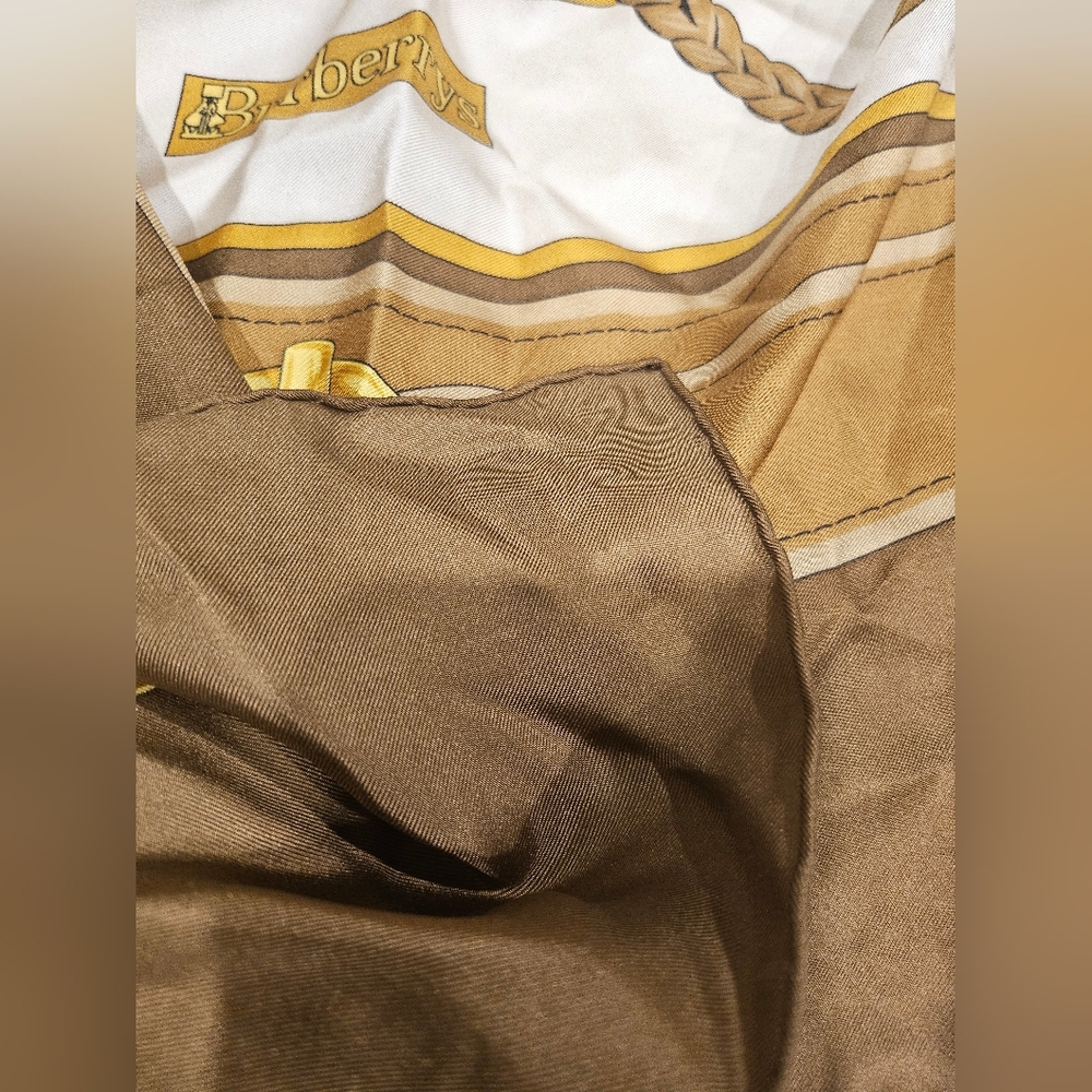 Brand New BURBERRY Silk Scarf Shawl - Picture 5 of 9